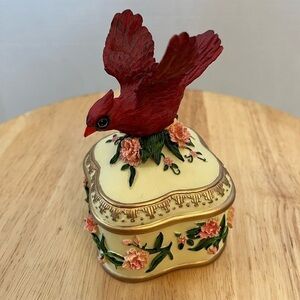 Vintage Music Box Sing A Song.  Tune: You Light Up My Life.  Collector Edition.